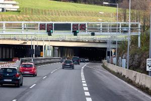 Röhren-Sperrung und Brücken-Bauarbeiten