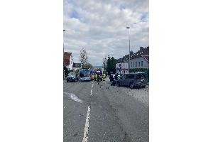 Zusammenstoß auf der Trierer Straße - Autofahrer leicht verletzt