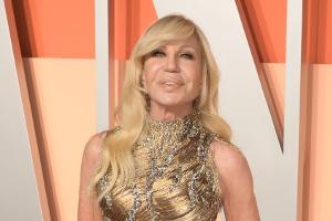 Donatella Versace tritt als Kreativchefin zurück