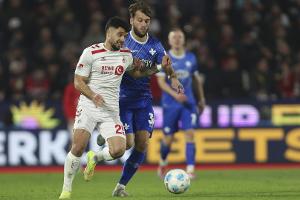 Aufstieg rückt näher: Köln besiegt Darmstadt