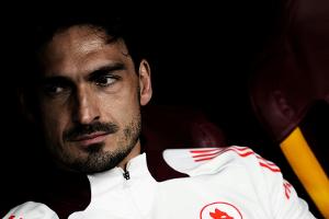 Bank und Buhrufe: Hummels sieht Rom-Sieg als Zuschauer