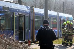Frau angezündet - Täter auf der Flucht