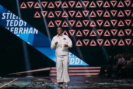 Wer stiehlt Teddy Teclebrhan die Show?