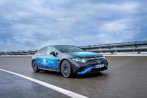 Kommt der 1.000-km-Feststoff-Akku bald im EQS?
