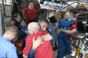 Auf ISS gestrandete Astronauten beginnen Rückreise zur Erde
