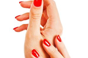 Cherry Jelly Maniküre ist der Nagel-Trend für den Frühling