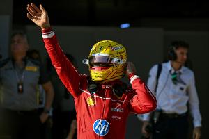 Hamilton meldet sich zurück: Sprint-Pole in China
