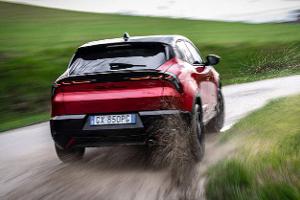 Den Hybrid gibt's jetzt mit Elektro-Allrad