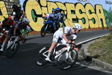 Pogacar geschlagen: Van der Poel gewinnt Sanremo-Gigantenduell