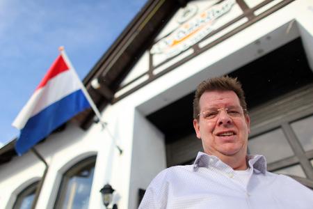 Unter rotweißblauer Flagge: Das Hotel 