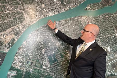 So nah ist Detroit: Bürgermeister Dilkens muss nur über den Fluss schauen. (Archivbild)