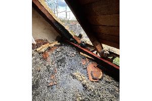 Dachstuhlbrand: Polizei ermittelt - 2503096