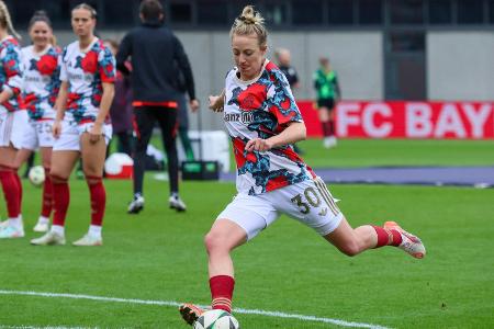 Bis 2026: Abwehrspielerin Simon bleibt bei Bayern München Bis 2026: Abwehrspielerin Simon bleibt bei Bayern München