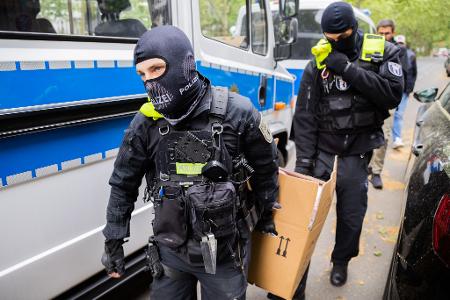 Ein bundesweite Razzia im Zuge der Ermittlungen hatte für viel Aufmerksamkeit und scharfe Kritik gesorgt. (Archivbild)