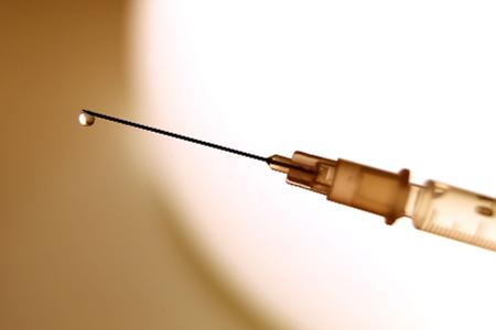 Der 44-Jährige soll neun Patienten getötet haben, indem er ihnen Überdosen von Schmerz- und Beruhigungsmitteln spritzte. (Symbolbild)
