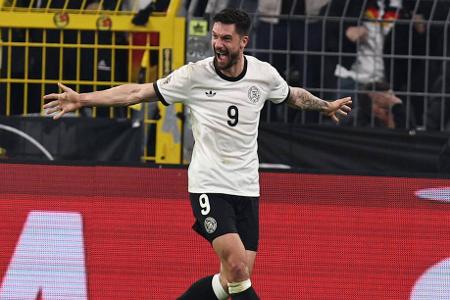 Gewinner: Tim Kleindienst - Zwei Tore und eine Vorlage: Die Bilanz von Kleindienst aus den beiden Italien-Spielen kann sich durchaus sehen lassen. Mit den starken Auftritten dürfte der Gladbacher dafür gesorgt haben, dass der derzeit verletzte Niclas Füllkrug mehr denn je um seinen Stammplatz im deutschen Sturmzentrum bangen muss.