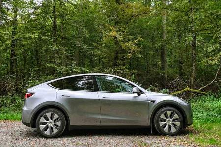 Tesla, Model Y, Car Camping, E-Wagen