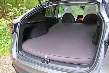 Tesla, Model Y, Car Camping, E-Wagen