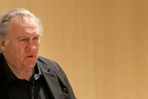 Gérard Depardieu weist vor Gericht alle Vorwürfe zurück