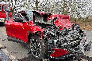++ 74-jähriger Motorradfahrer nach Unfall auf der A 1 verstorben ++ Auffahrunfall: Eine Person verletzt ++ Pkw kollidiert mit Baum ++ Wohnmobil überschlägt sich auf A 1: Zwei Personen verletzt ++