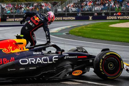 Blitz-Rauswürfe in der Red-Bull-Familie - Red Bull ist bekannt für sein breites Nachwuchsprogramm, aus dem unter anderem Sebastian Vettel und Max Verstappen stammen. Auf der anderen Seite zeigt das Formel-1-Team aber auch gnadenlose Härte bei nicht erbrachter Leistung. Erwischt es Liam Lawson noch vor dem Suzuka-GP, wäre es der schnellste Rauswurf der Red-Bull-Geschichte. Doch der Neuseeländer ist nicht der Einzige, der sein Cockpit vor Ablauf des Vertrags verlassen musste. Blitz-Rauswürfe in der Red-Bull-Familie - Red Bull ist bekannt für sein breites Nachwuchsprogramm, aus dem unter anderem Sebastian Vettel und Max Verstappen stammen. Auf der anderen Seite zeigt das Formel-1-Team aber auch gnadenlose Härte bei nicht erbrachter Leistung. Erwischt es Liam Lawson noch vor dem Suzuka-GP, wäre es der schnellste Rauswurf der Red-Bull-Geschichte. Doch der Neuseeländer ist nicht der Einzige, der sein Cockpit vor Ablauf des Vertrags verlassen musste.