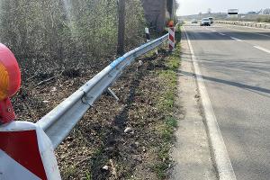 Worms- nach Verkehrsunfallflucht erheblicher Schaden an Leitplanken entstanden- Zeugen gesucht!