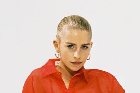 Retro-Trend: Caro Daur liebt die furchtlose Mode der 80er und 90er