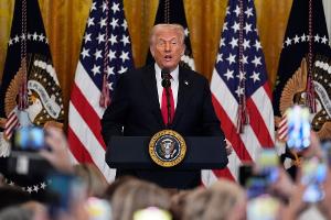 Trump kündigt Zölle von 25 Prozent auf Autoimporte an