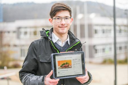 In einer Petition hat Lucas Fuchs rund 580 Unterschriften für einen Dönerstand in Essingen gesammelt. 