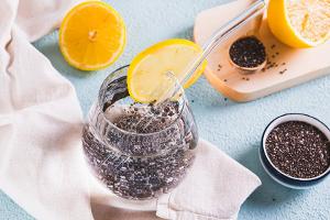 TikTok-Trend Chiasamen-Wasser: Ist das wirklich gesund?