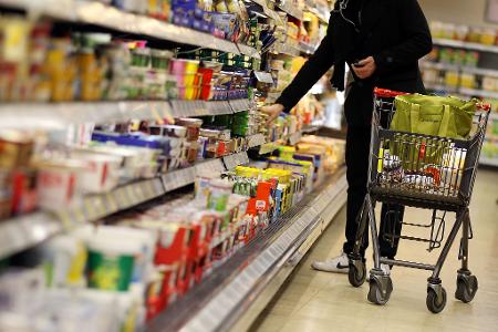 Viele Menschen in Deutschland wollen laut einer Umfrage Produkte aus den USA künftig boykottieren. (Archivbild)