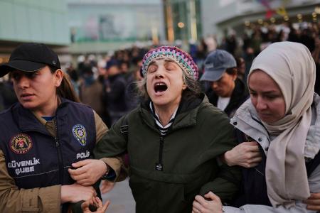 Menschenrechtsorganisationen fordern die türkische Regierung auf, die Angriffe auf friedliche Demonstranten sofort zu stoppen. 