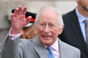 König Charles musste ins Krankenhaus: Ist die Italien-Reise in Gefahr?