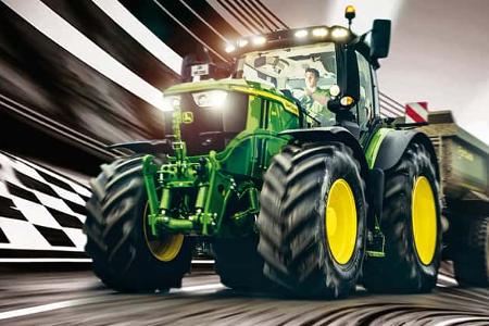03/2025 John Deere 6R Traktor mit Sportpaket