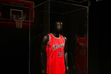 Erstes NBA-Trikot von Michael Jordan versteigert