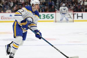 NHL: Peterka mit Tor und Vorlage im Kellerduell