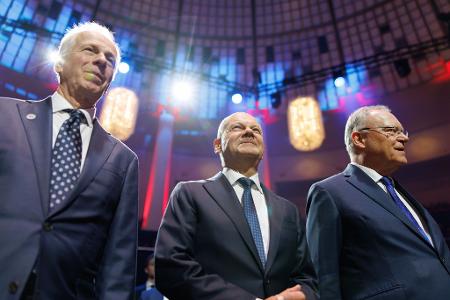Seite an Seite: Kanadas Sondergesandter Stéphane Dion (v.l.), Kanzler Olaf Scholz und Niedersachsens Ministerpräsident Stephan Weil setzen auf mehr Zusammenarbeit.