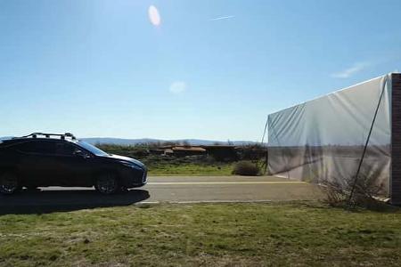 Youtuber testet die Assistenzsysteme von Tesla