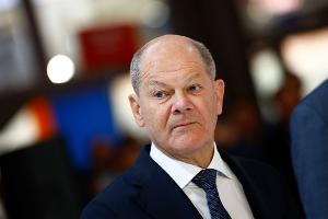 Merz nicht da, aber schon Thema auf der Hannover Messe