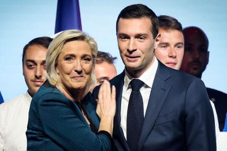 Bardella ist der politische Ziehsohn von Le Pen. (Archivbild)