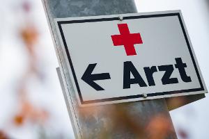 Streit um Strafgebühr für versäumte Arzttermine