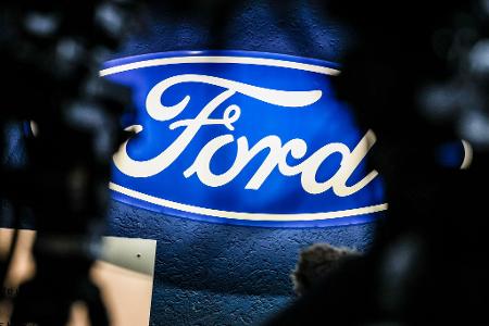 Das Ford-Logo im strahlenden Glanz - bleibt es auch in Zukunft wichtig in Köln?