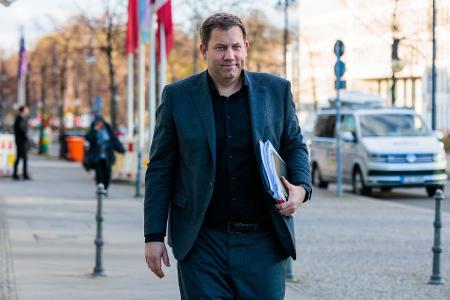 CDU, CSU und SPD berieten weiter über den geplanten Koalitionsvertrag. CDU, CSU und SPD berieten weiter über den geplanten Koalitionsvertrag.
