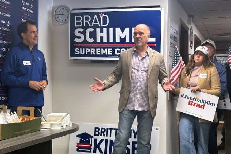 Auch Elon Musks Millionen verhalfen dem konservativen Kandidaten Brad Schimel nicht zum Sieg.