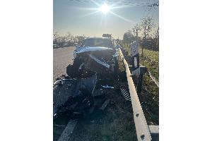 Kollision auf der Autobahn 26 - keine Autofahrer verletzt - Polizei sucht Verursacherin, Unbekannte versuchen in Stader Uhrengeschäft einzubrechen - Polizei sucht Zeugen Kollision auf der Autobahn 26 - keine Autofahrer verletzt - Polizei sucht Verursacherin, Unbekannte versuchen in Stader Uhrengeschäft einzubrechen - Polizei sucht Zeugen