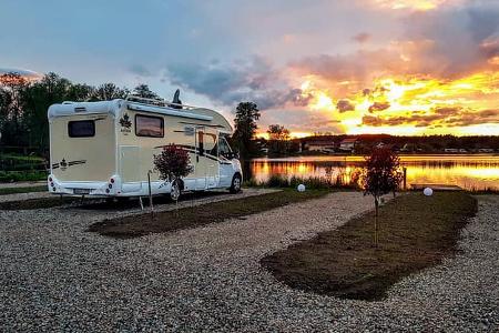 Wohnmobilhafen Sunset Neubäuer See