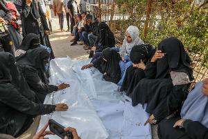 Israel weitet Kontrolle in Gaza aus - Proteste gegen Hamas