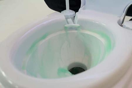 Chemietoilette, Trenntoilette, Spülung