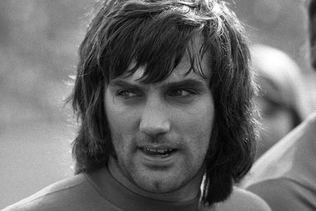 …Belfast kommen Passagiere am George Best Airport an, benannt nach dem legendären Fußballer und Playboy, der in der nordirischen Stadt geboren wurde.