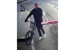 Öffentlichkeitsfahndung - Sachbeschädigung an PKW